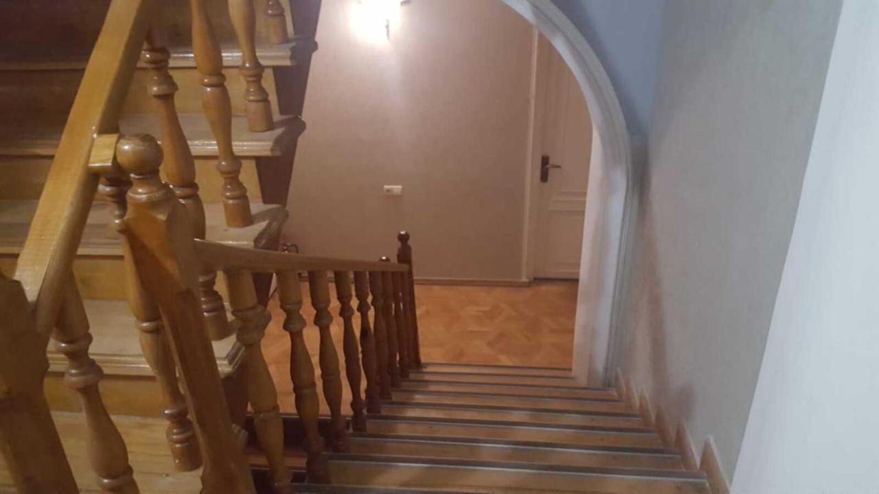 Cool Hostel Tbilisi Bagian luar foto